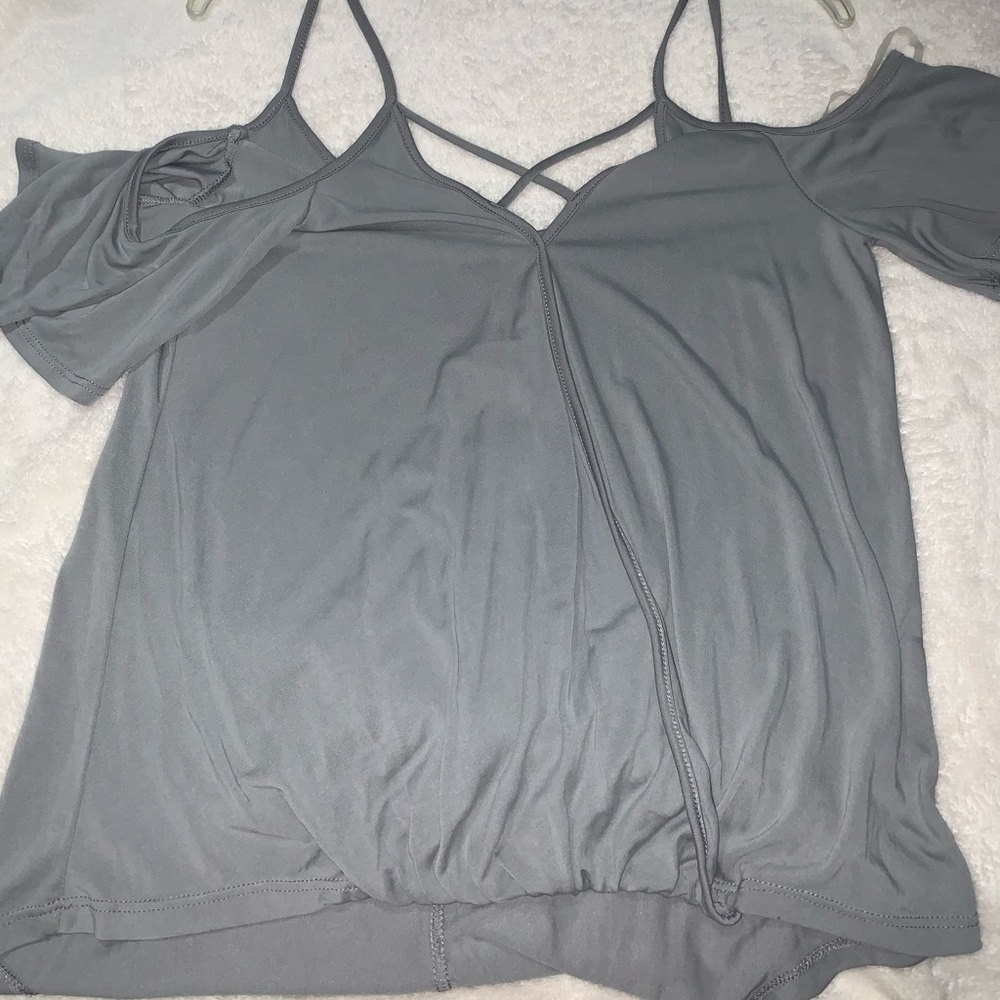 NWT Francesca’s Small cold shoulder gray top